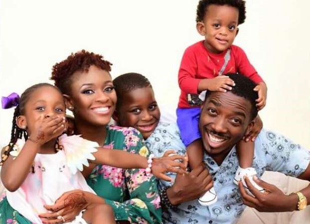Bovi wife and children